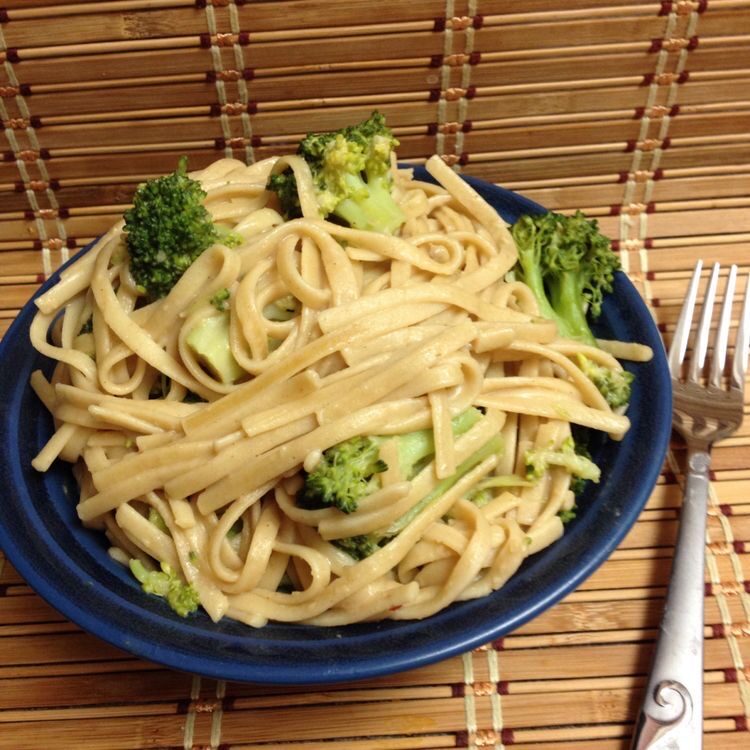 Peanut Noodles with Broccoli: Forks Over Knives Cookbook Project