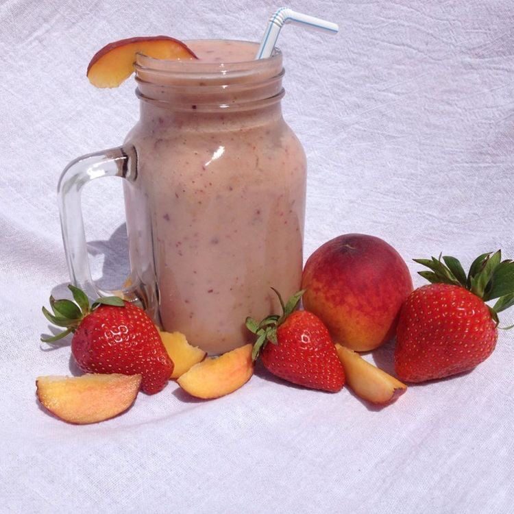 Strawberry Peach Smoothie: Forks Over Knives Cookbook Project